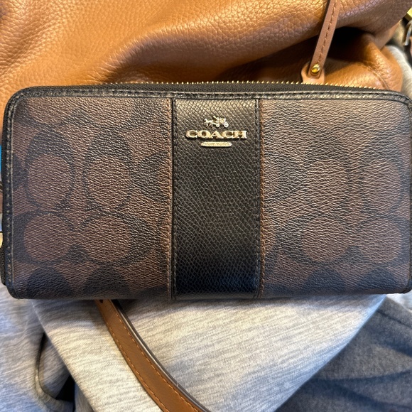 Coach Handbags - Coach wallet